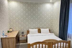 Отель Park Hotel. Стандарт 4-местный с видом на озеро 1
