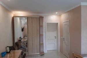Отель Park Hotel. Стандарт трехместный с видом на озеро 4