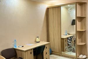 Отель Park Hotel. Стандарт трехместный с видом на озеро 1